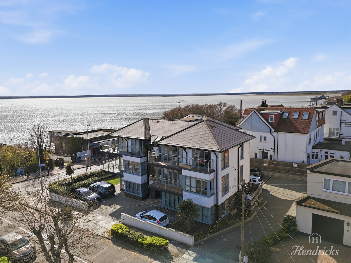1 bedroom Flat For Sale