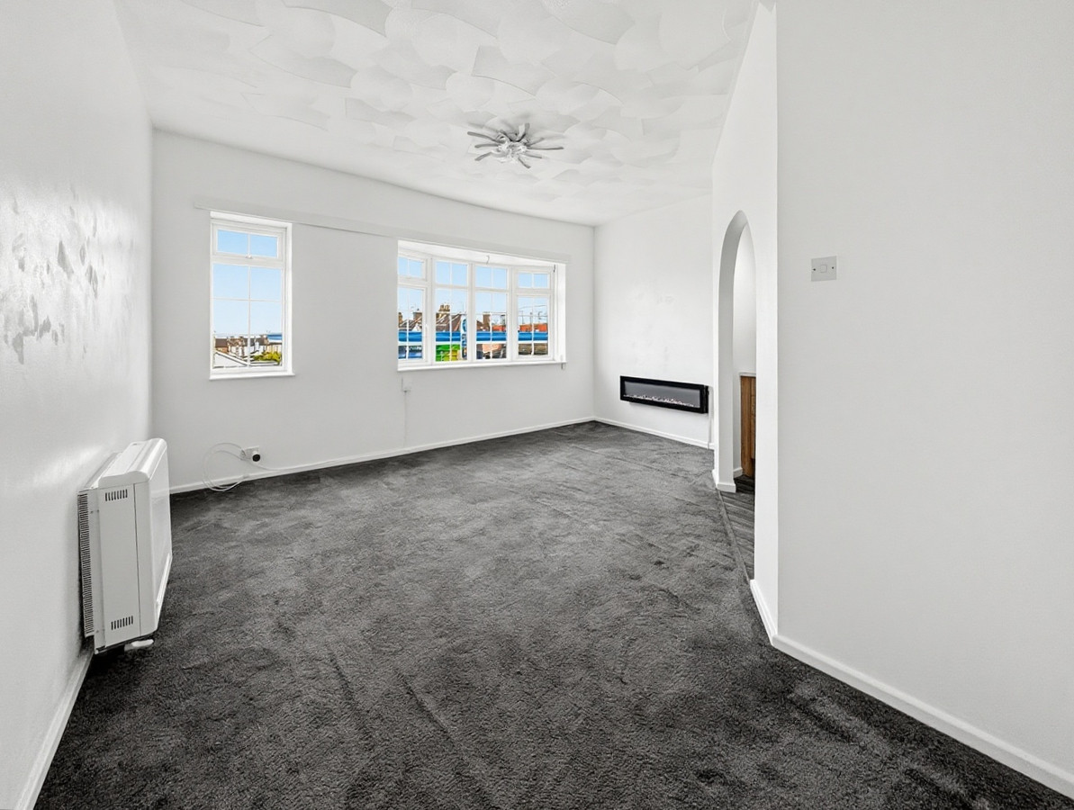 2 bedroom Flat To Let
