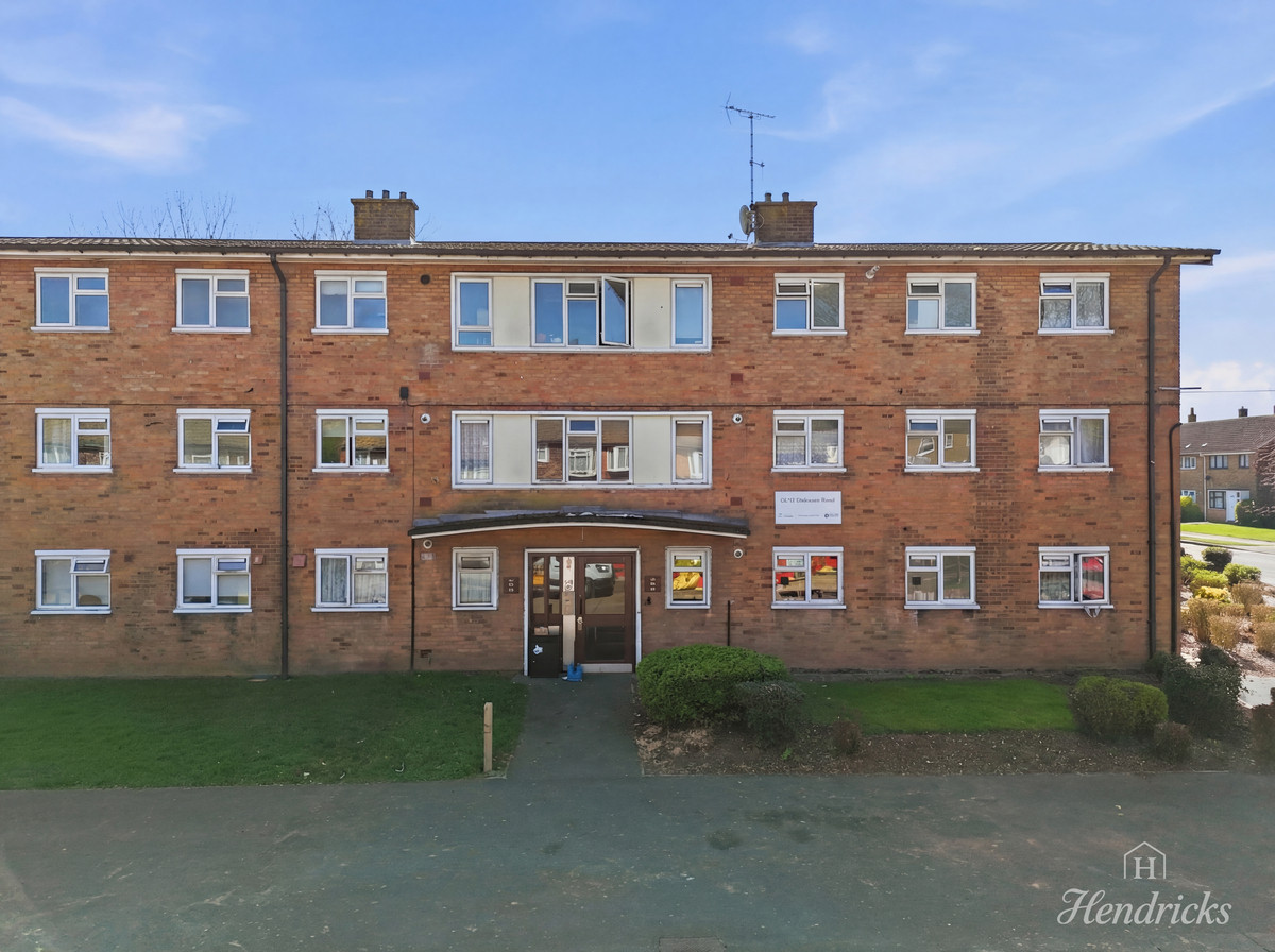 2 bedroom Flat For Sale