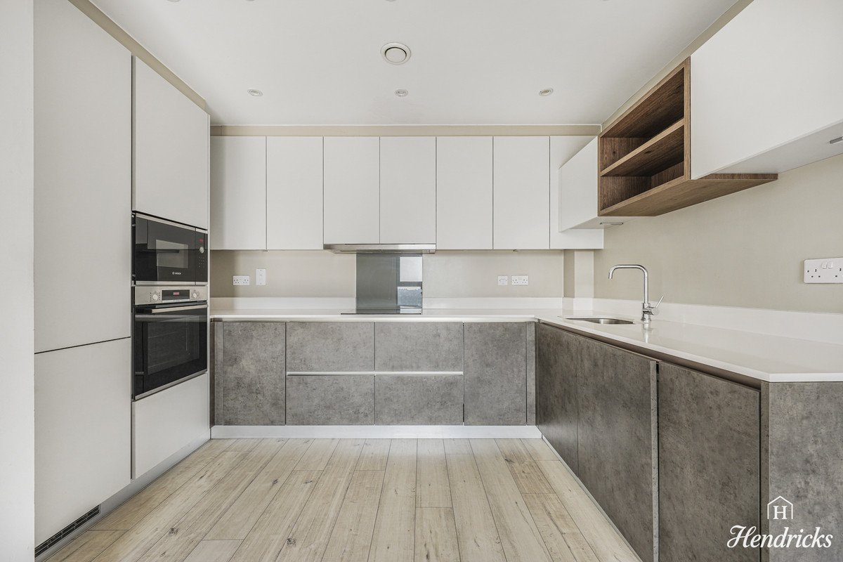 2 bedroom Flat Under Offer