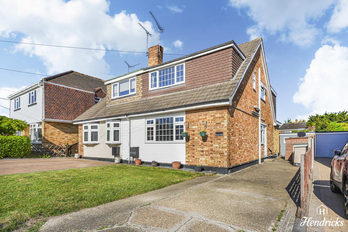 4 bedroom Semi-detached house For Sale