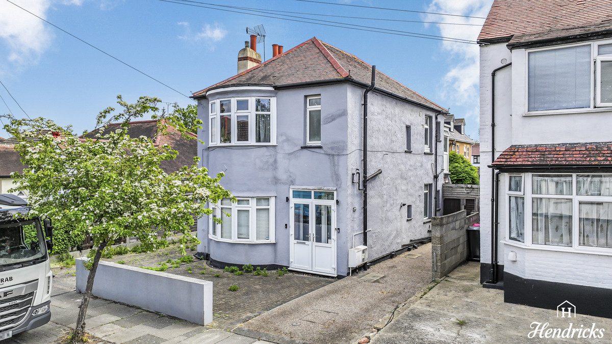 2 bedroom Flat Under Offer