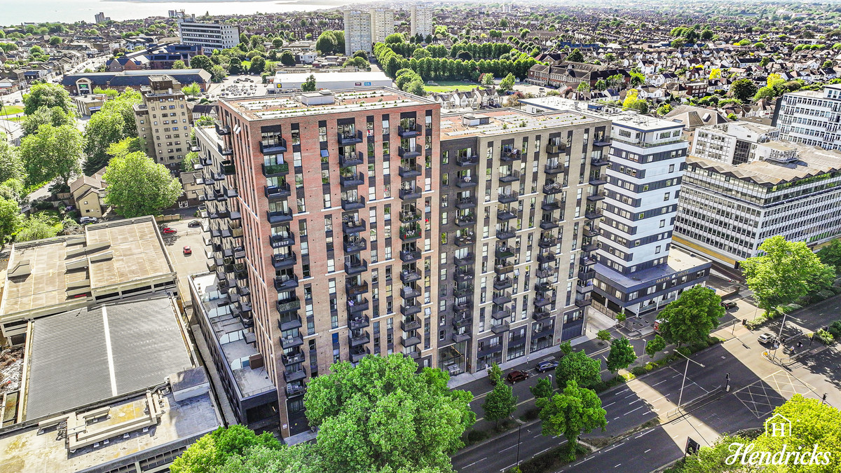 3 bedroom Flat Under Offer