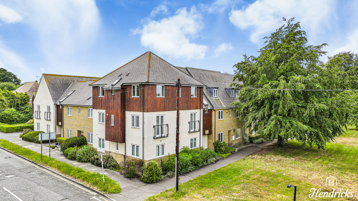 1 bedroom Flat For Sale
