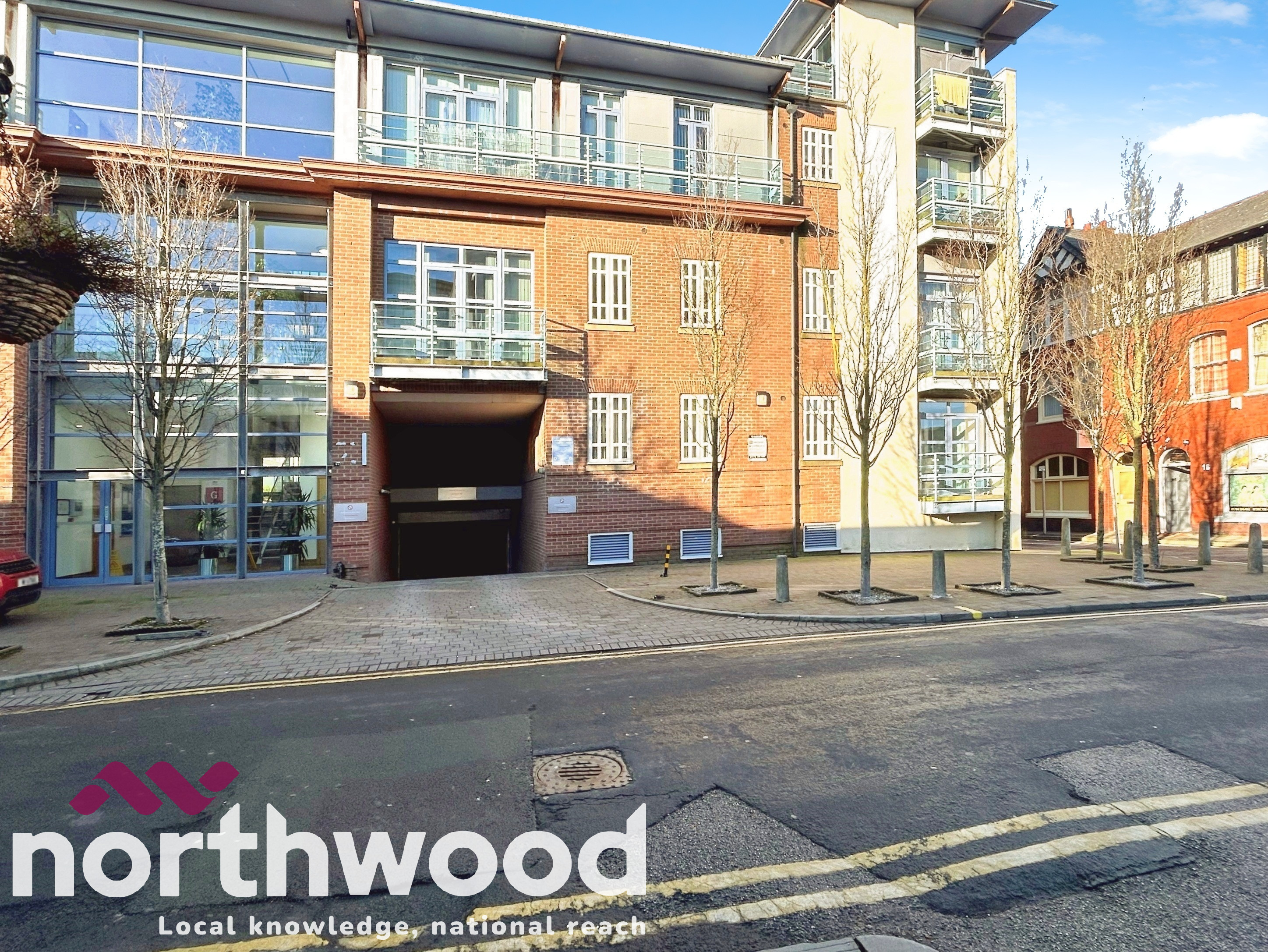 2 bedroom Flat For Sale