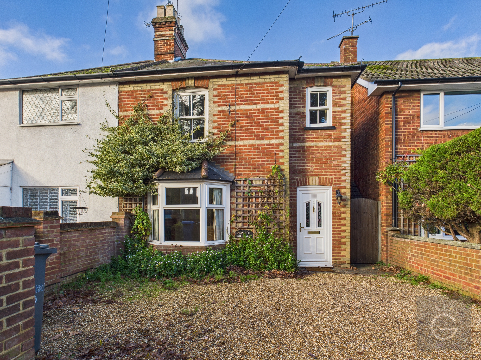  Semi-detached house For Sale
