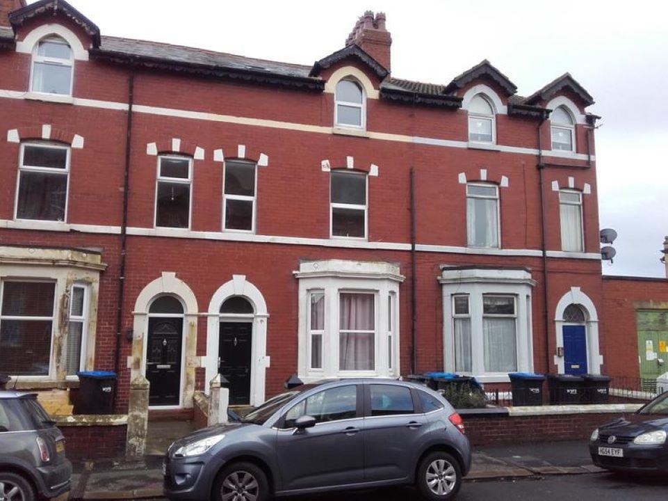 1 bedroom Flat For Sale