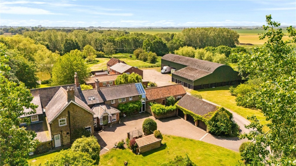 19 bedroom Cottage For Sale
