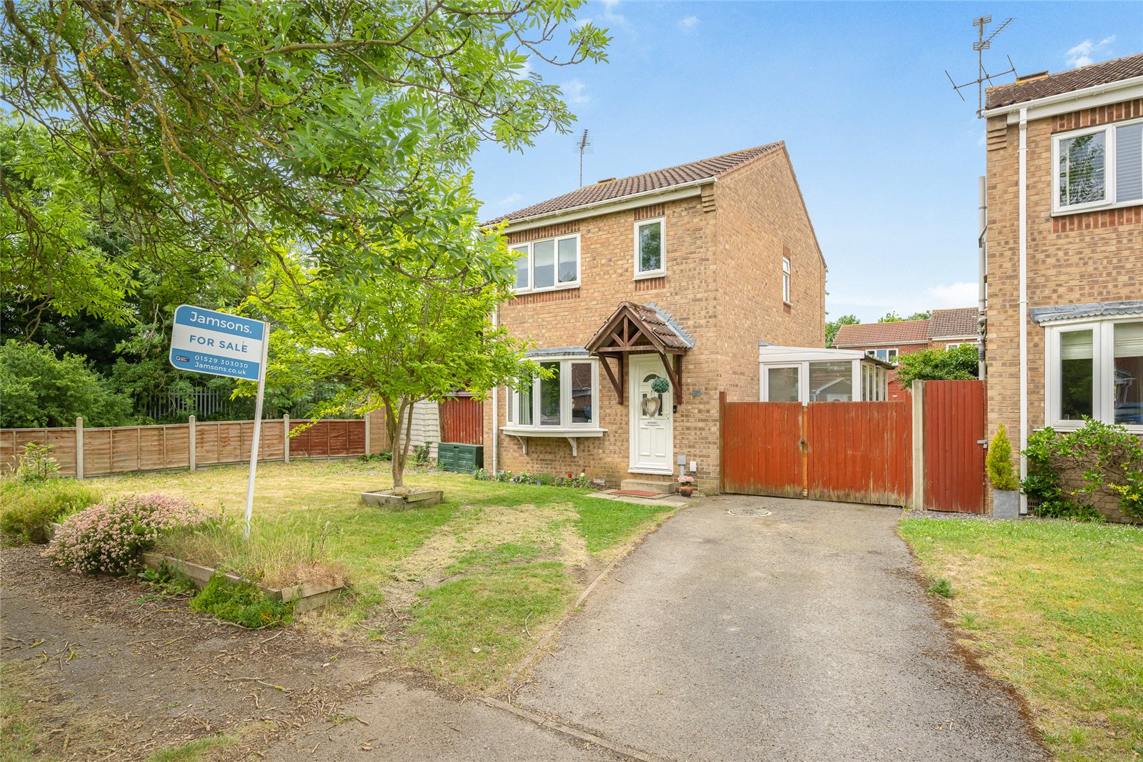 3 bedroom Detached house For Sale
