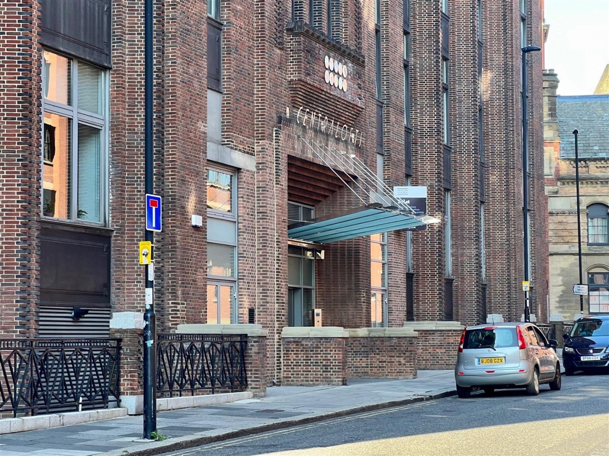 2 bedroom Apartment To Let