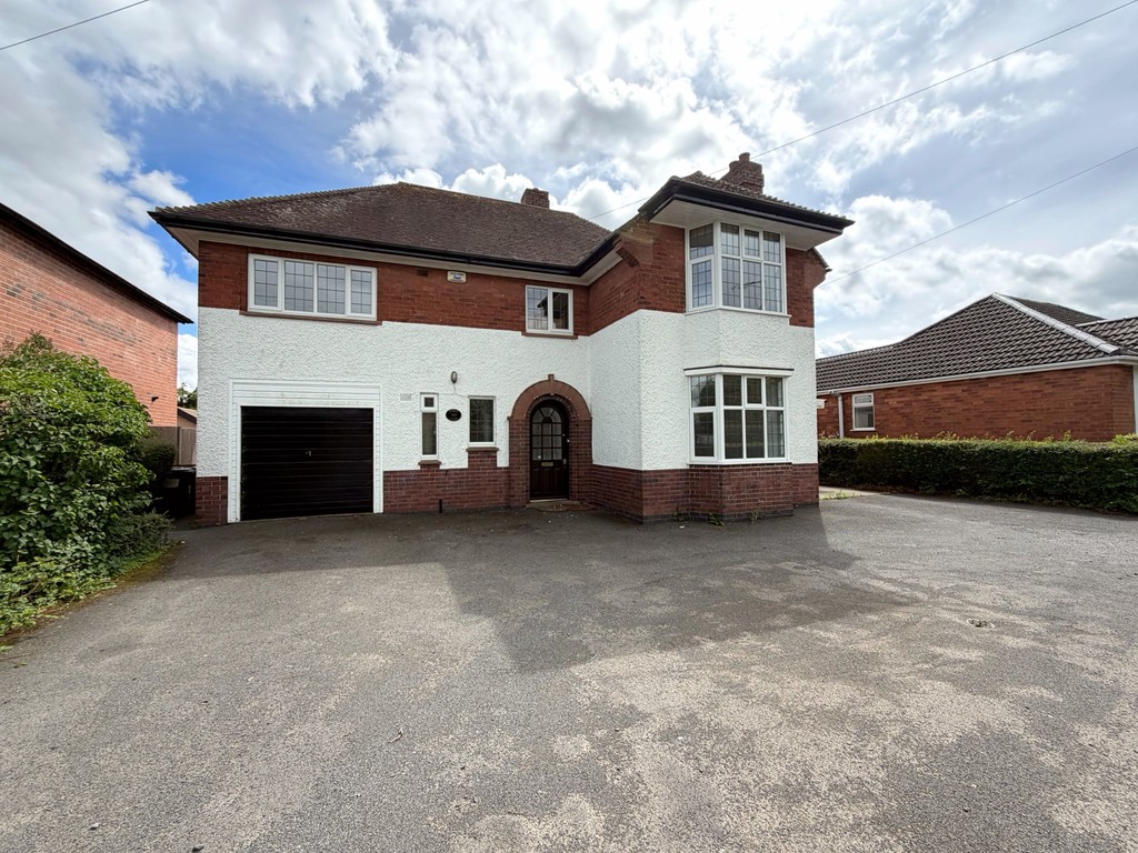 4 bedroom Detached house To Let