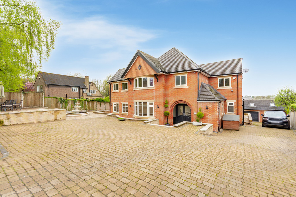 5 bedroom Detached house For Sale