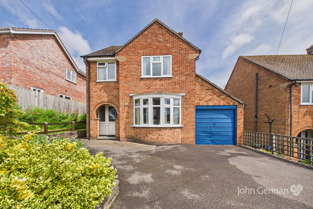 3 bedroom Detached house For Sale