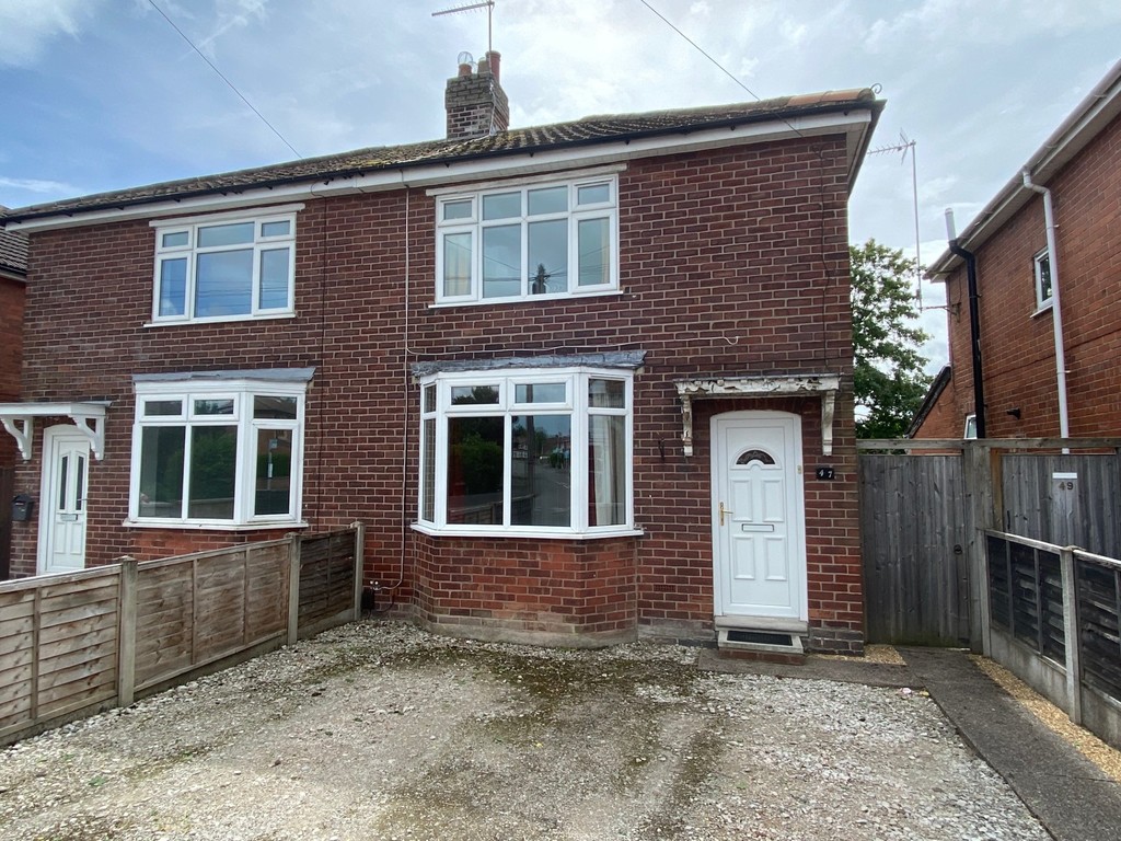 2 bedroom Semi-detached house For Sale