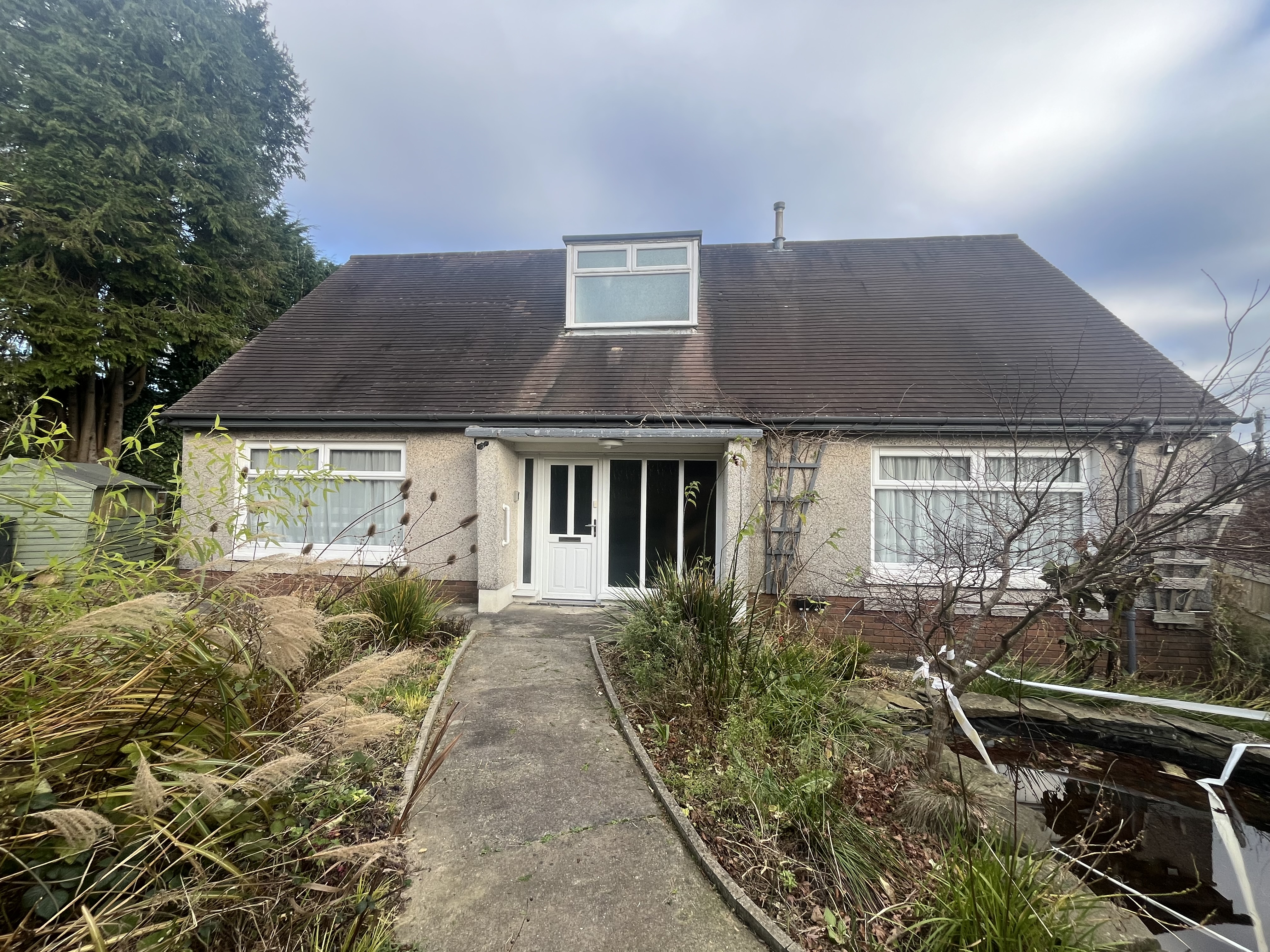  Detached bungalow For Sale