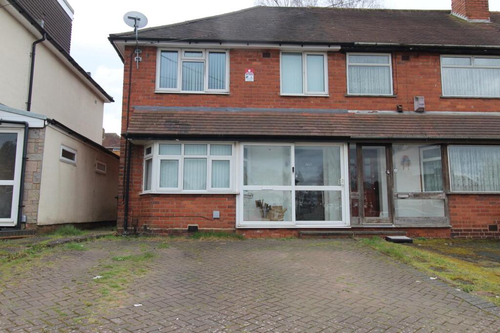  End of terrace house For Sale