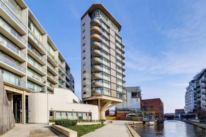 1 bedroom Apartment For Sale