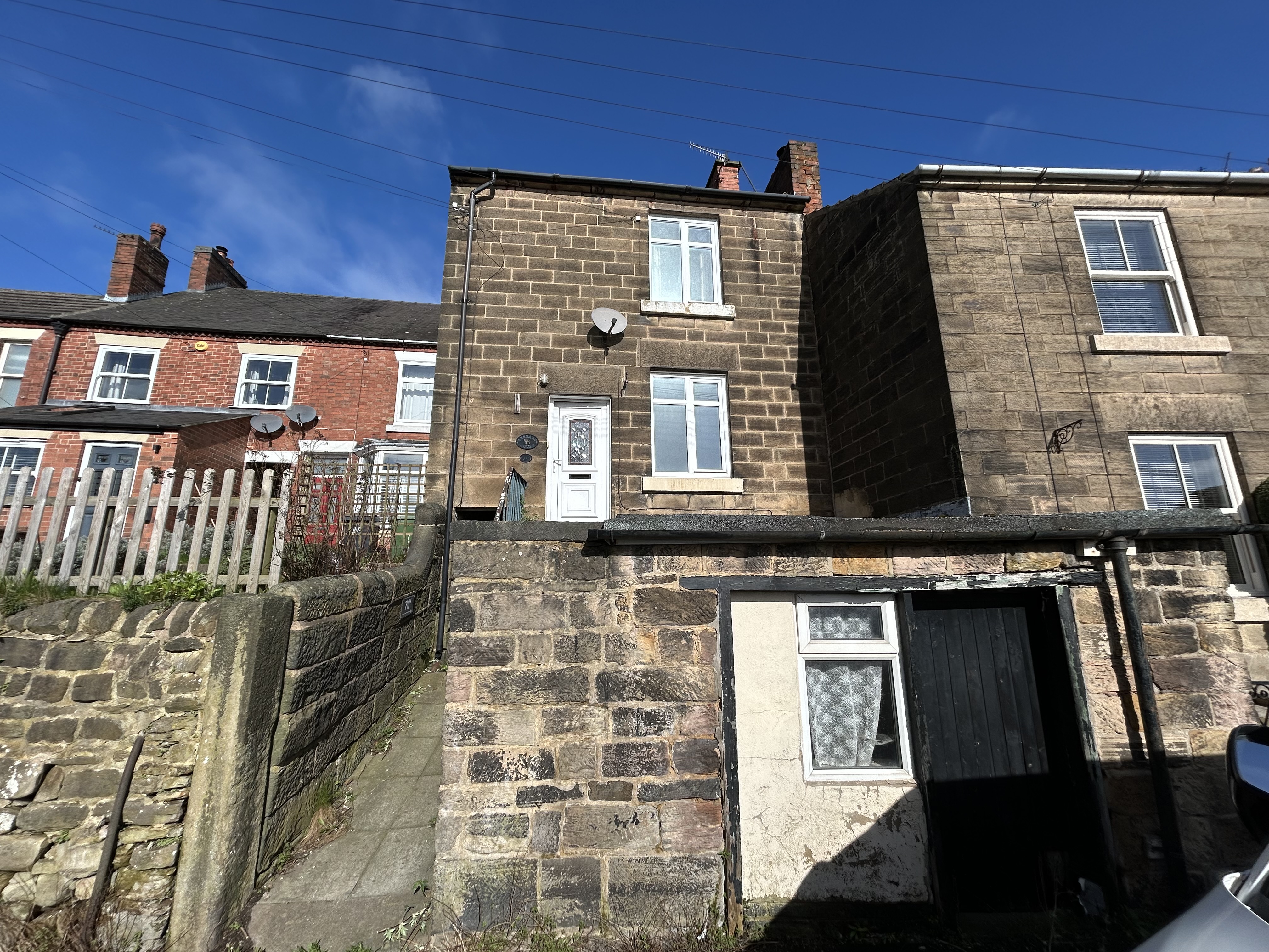  Terraced House For Sale