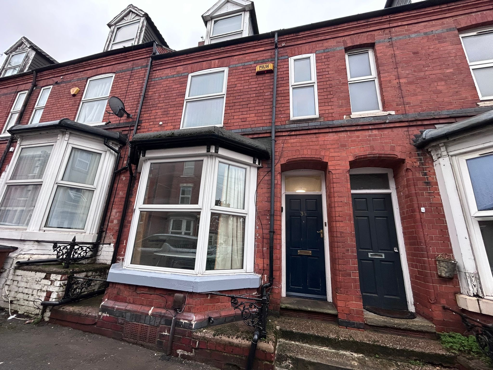  Terraced House For Sale
