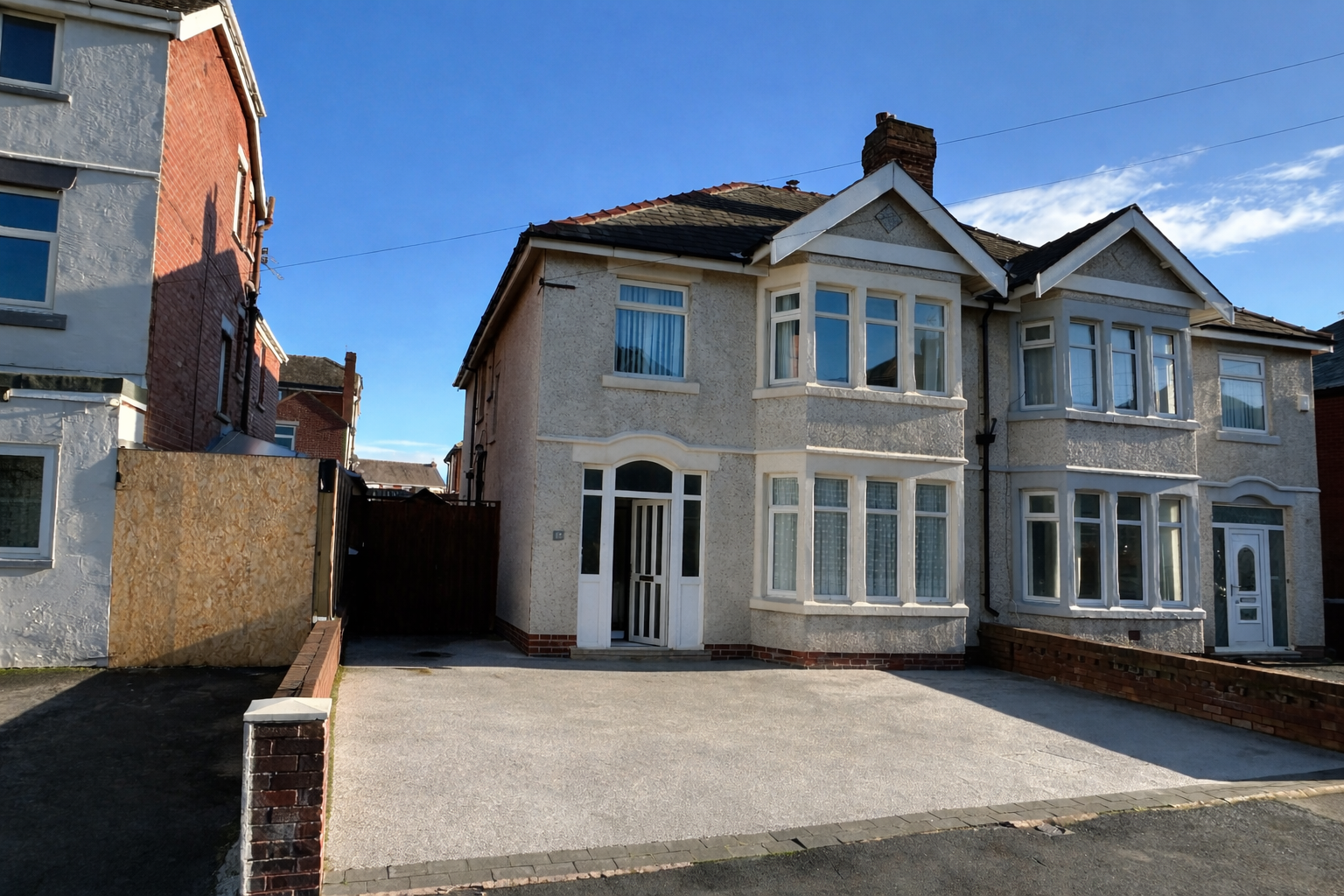  Semi-detached house For Sale