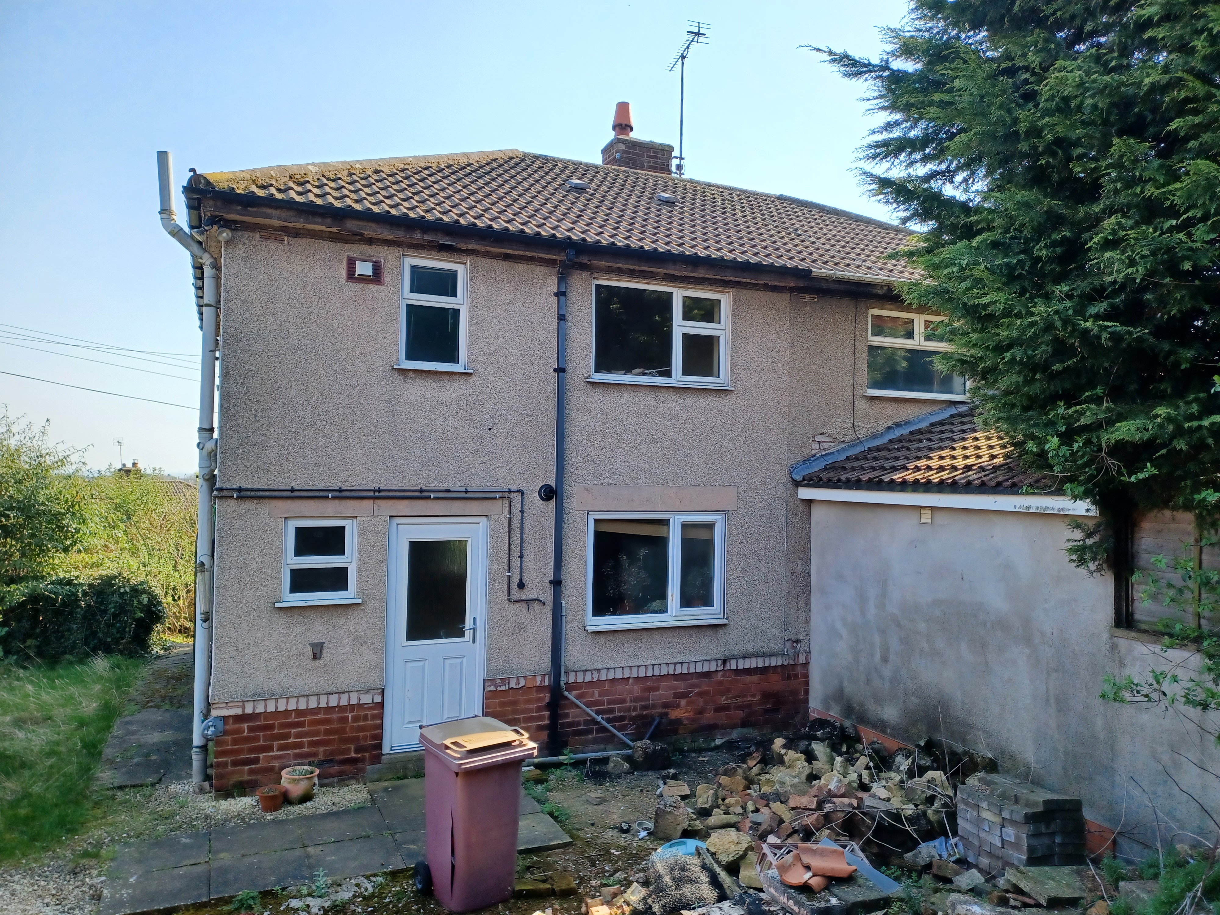  Semi-detached house For Sale