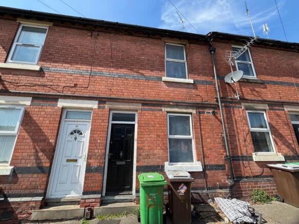 4 bedroom House of Multiple Occupation For Sale