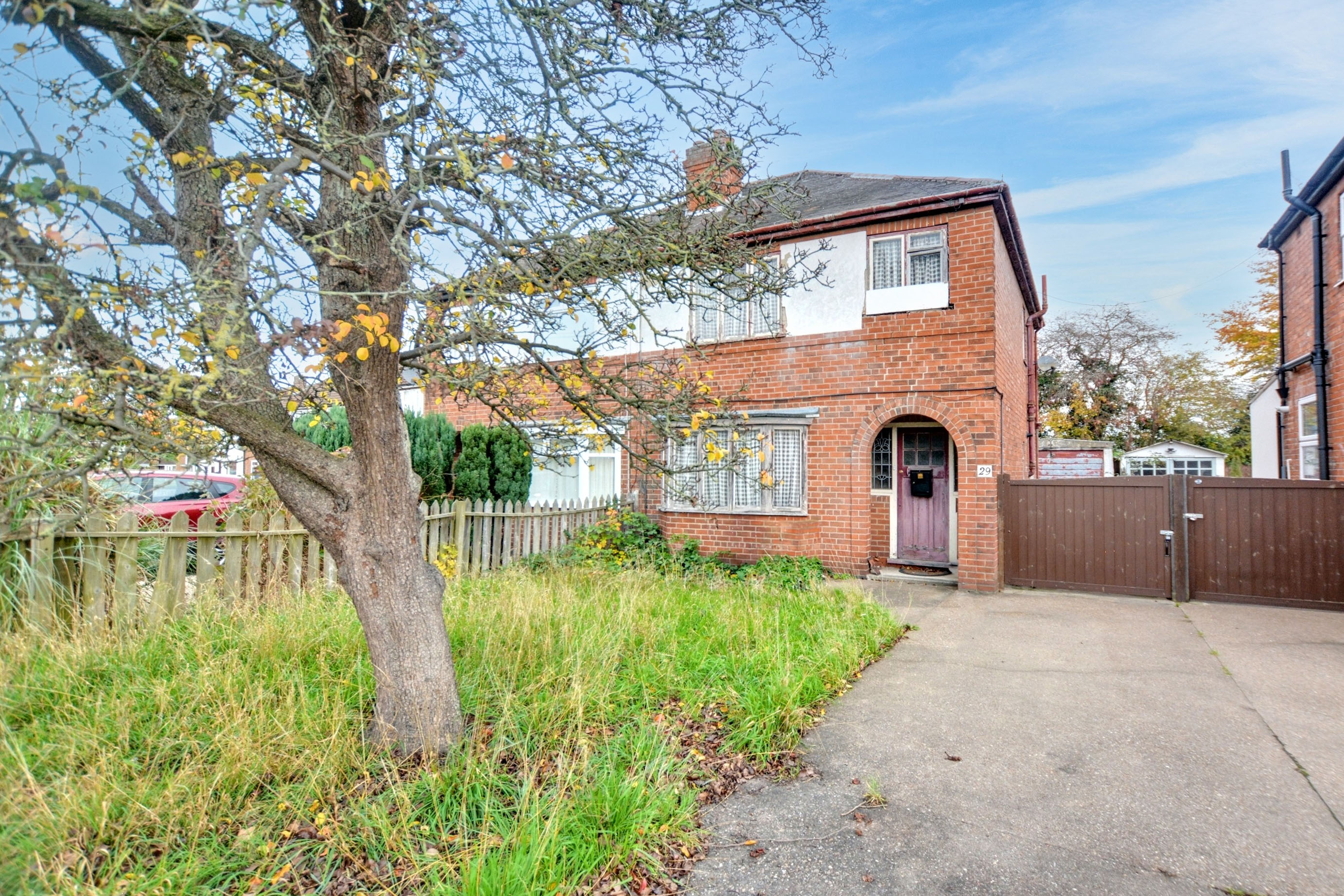  Semi-detached house For Sale