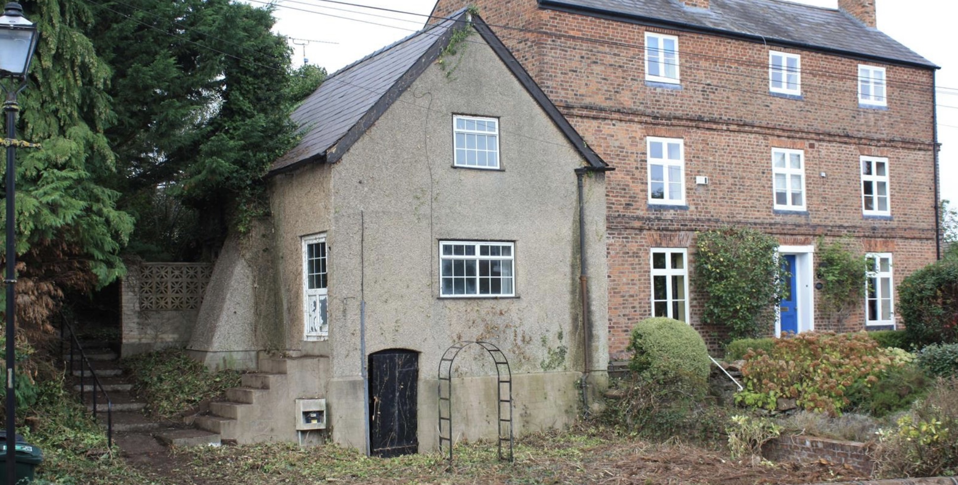  Semi-detached house For Sale