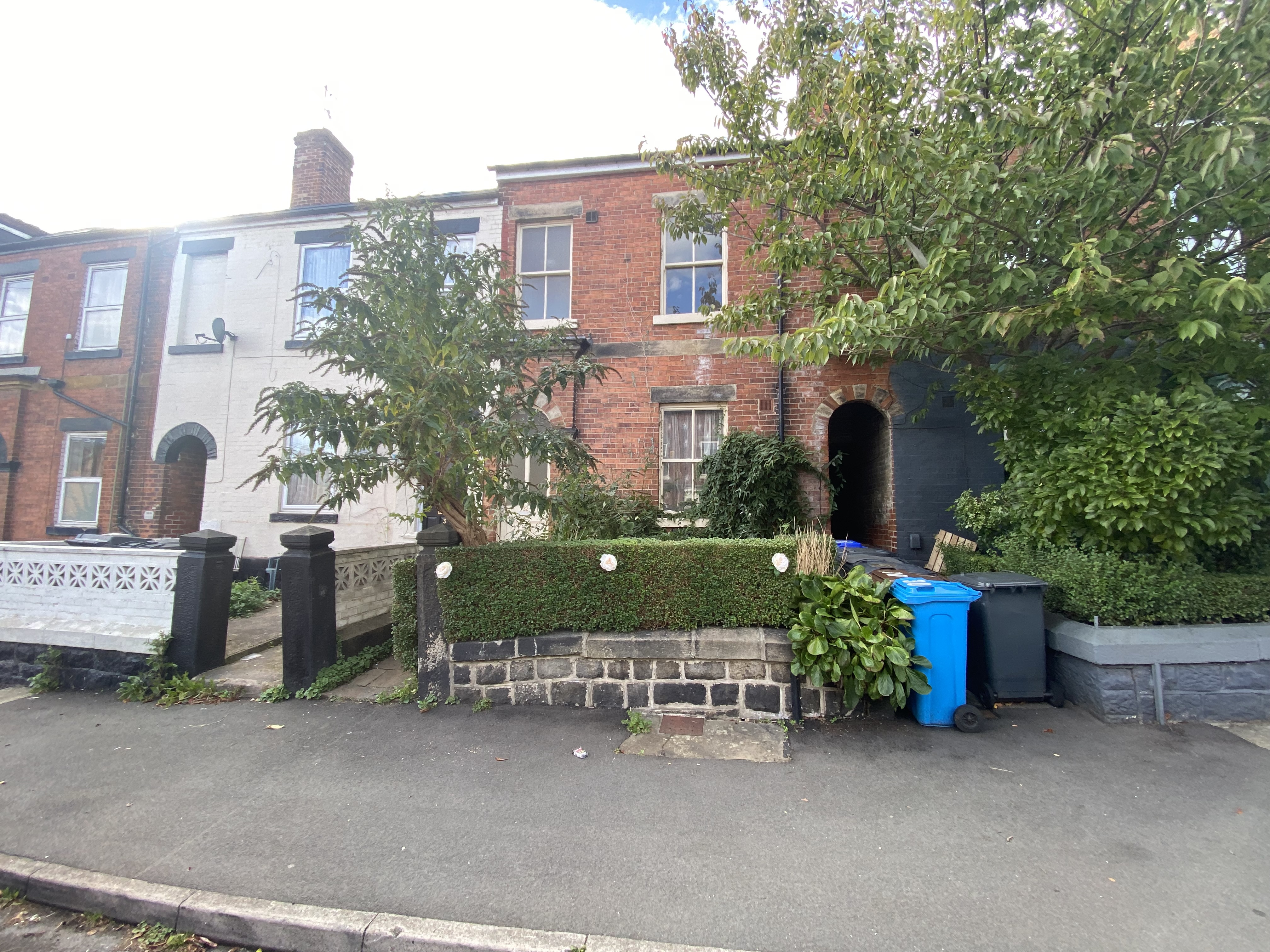  Terraced House For Sale