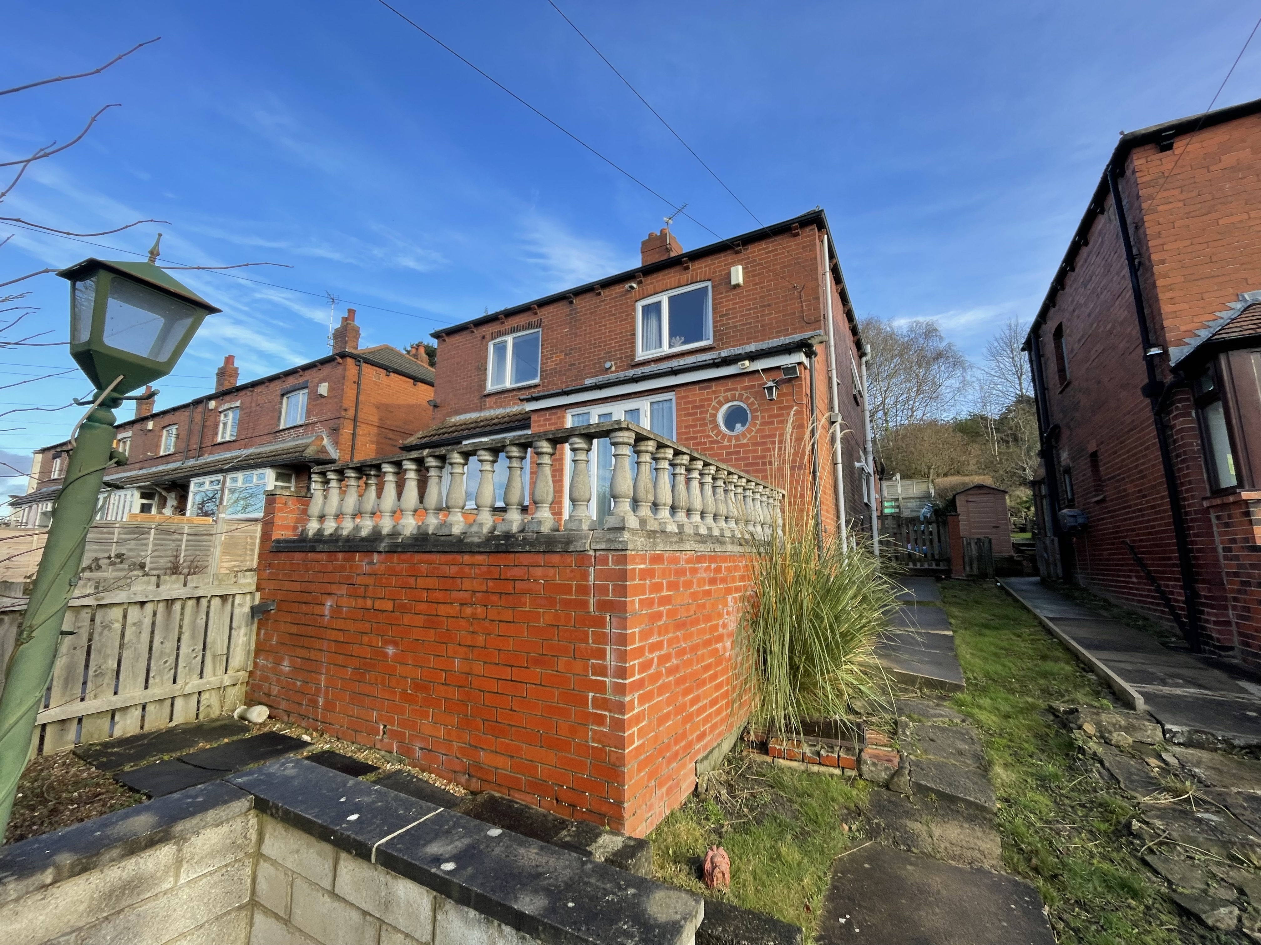  Semi-detached house For Sale