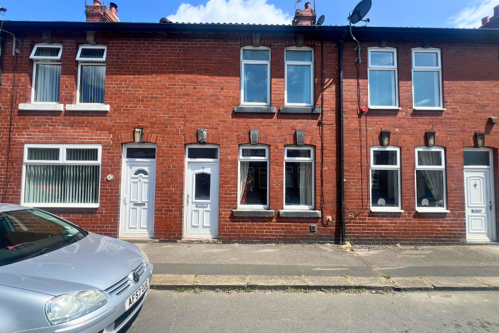  Terraced House For Sale