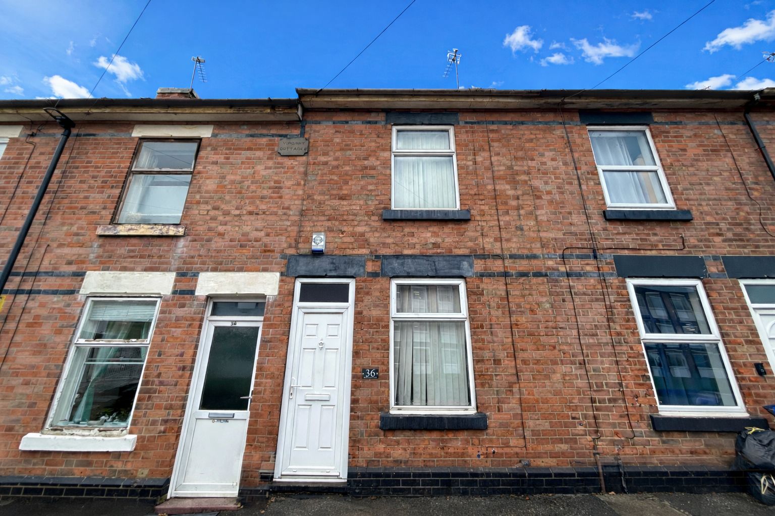  Terraced House For Sale