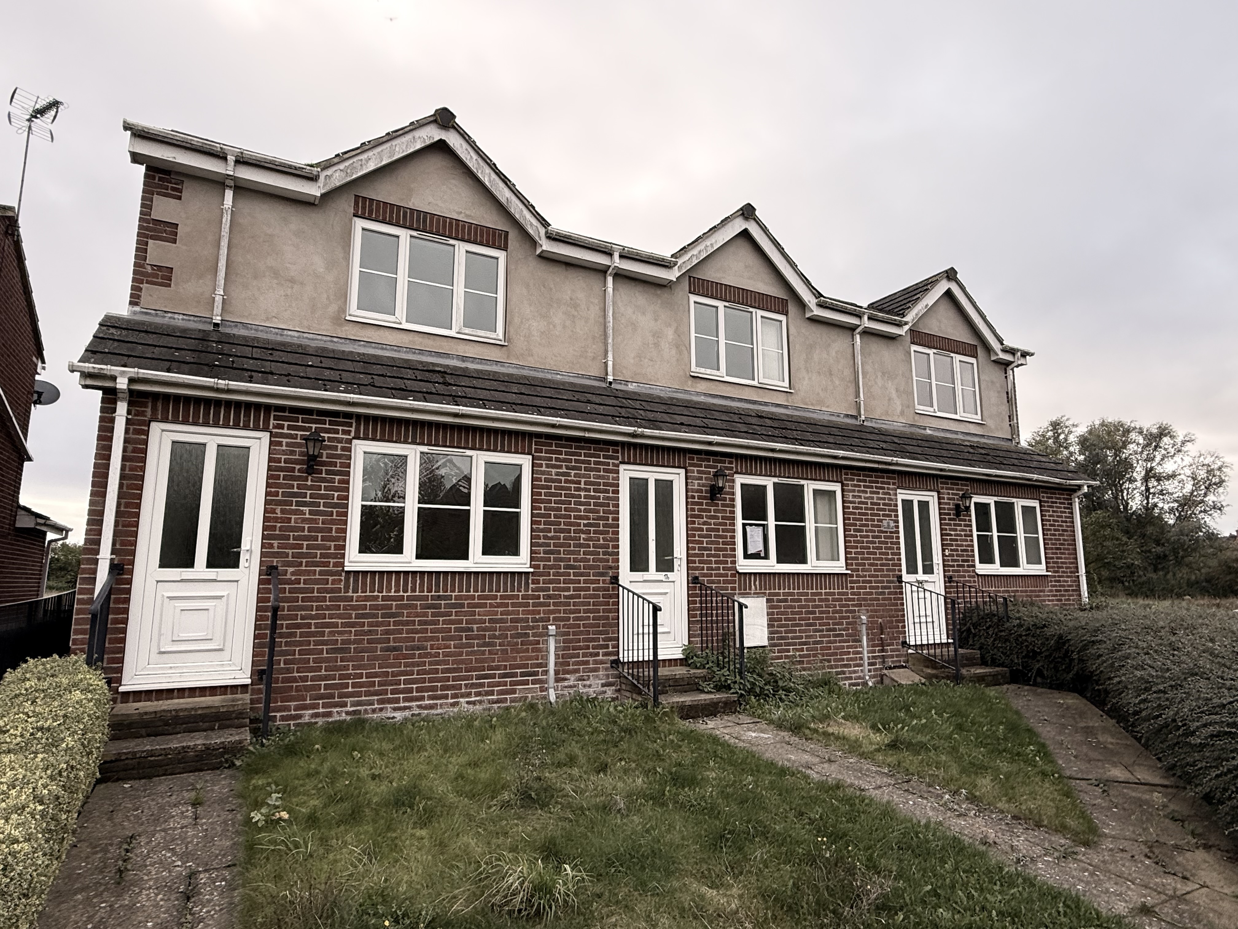  Terraced House For Sale