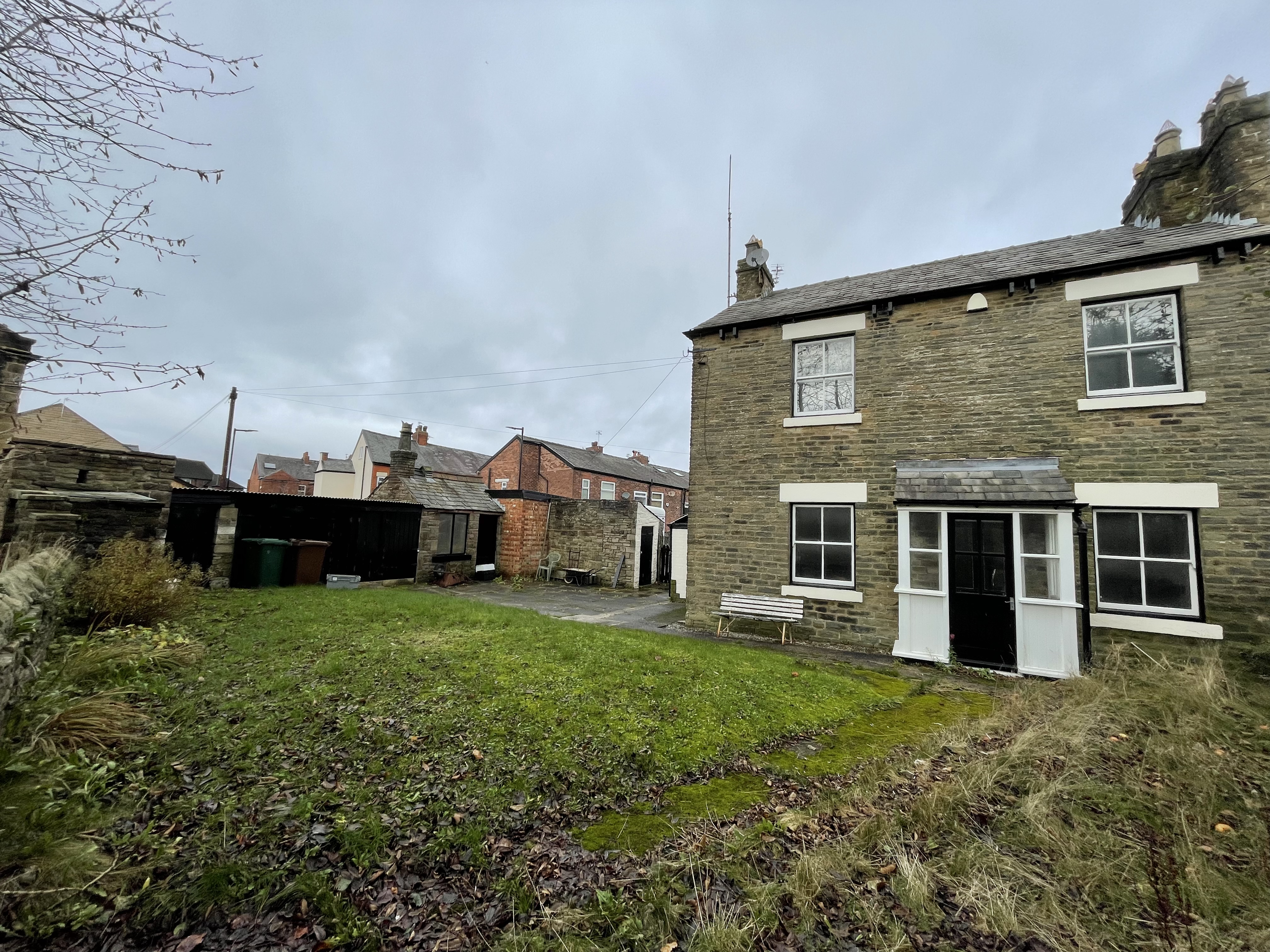  Terraced House For Sale