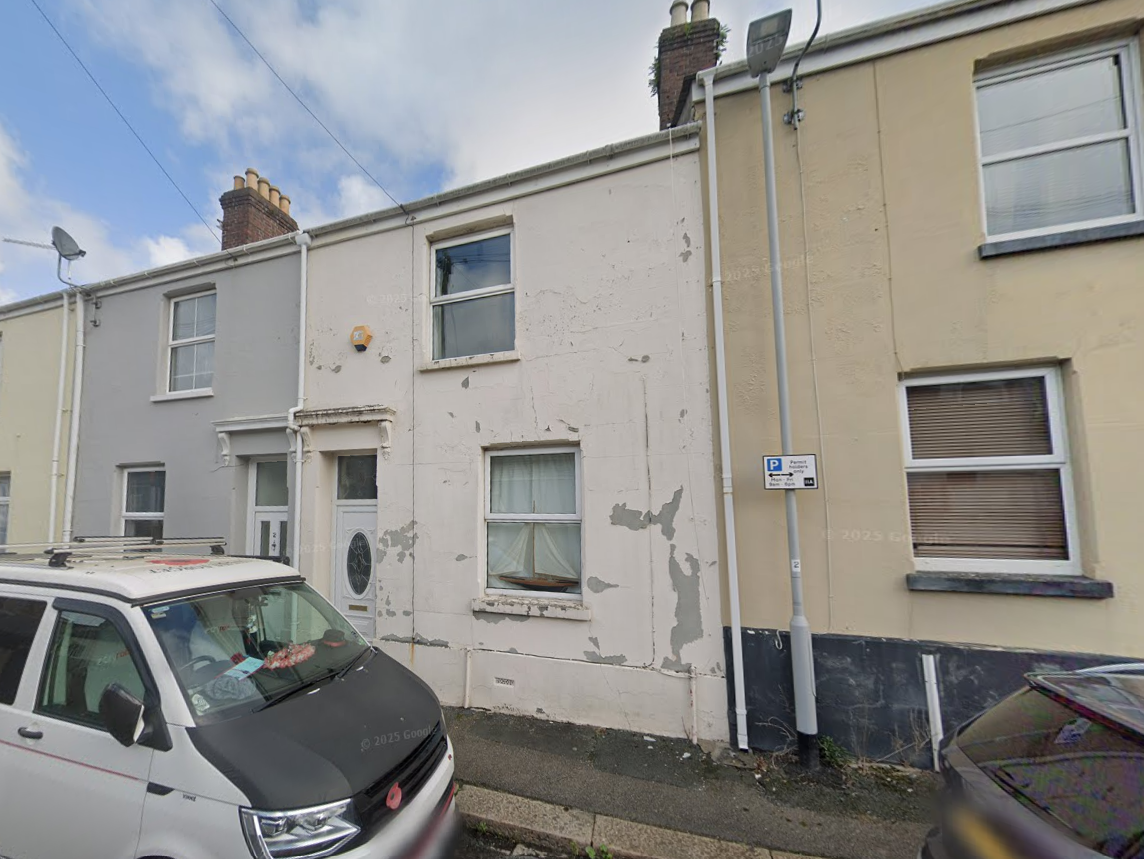  Terraced House For Sale
