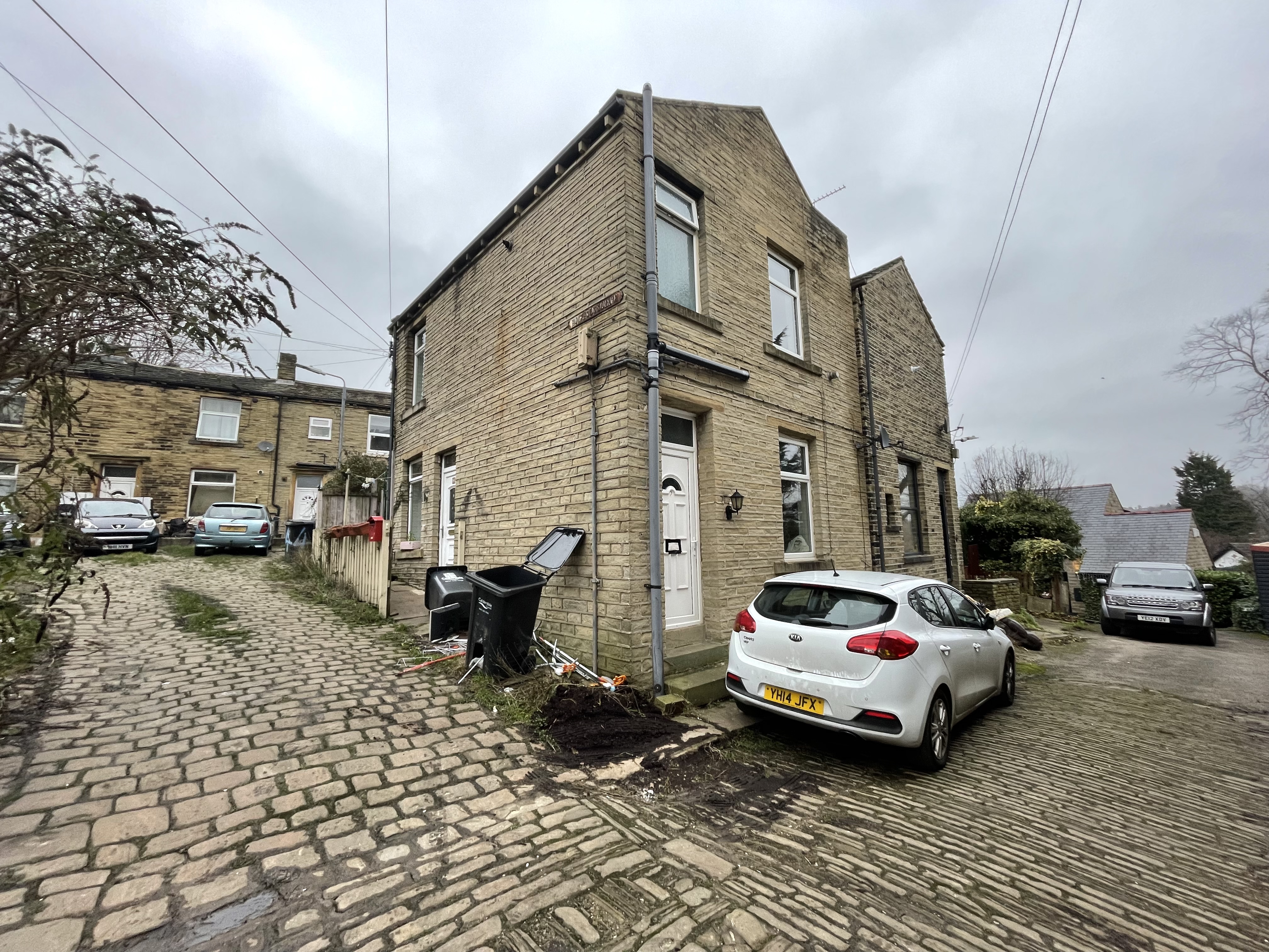  Terraced House For Sale