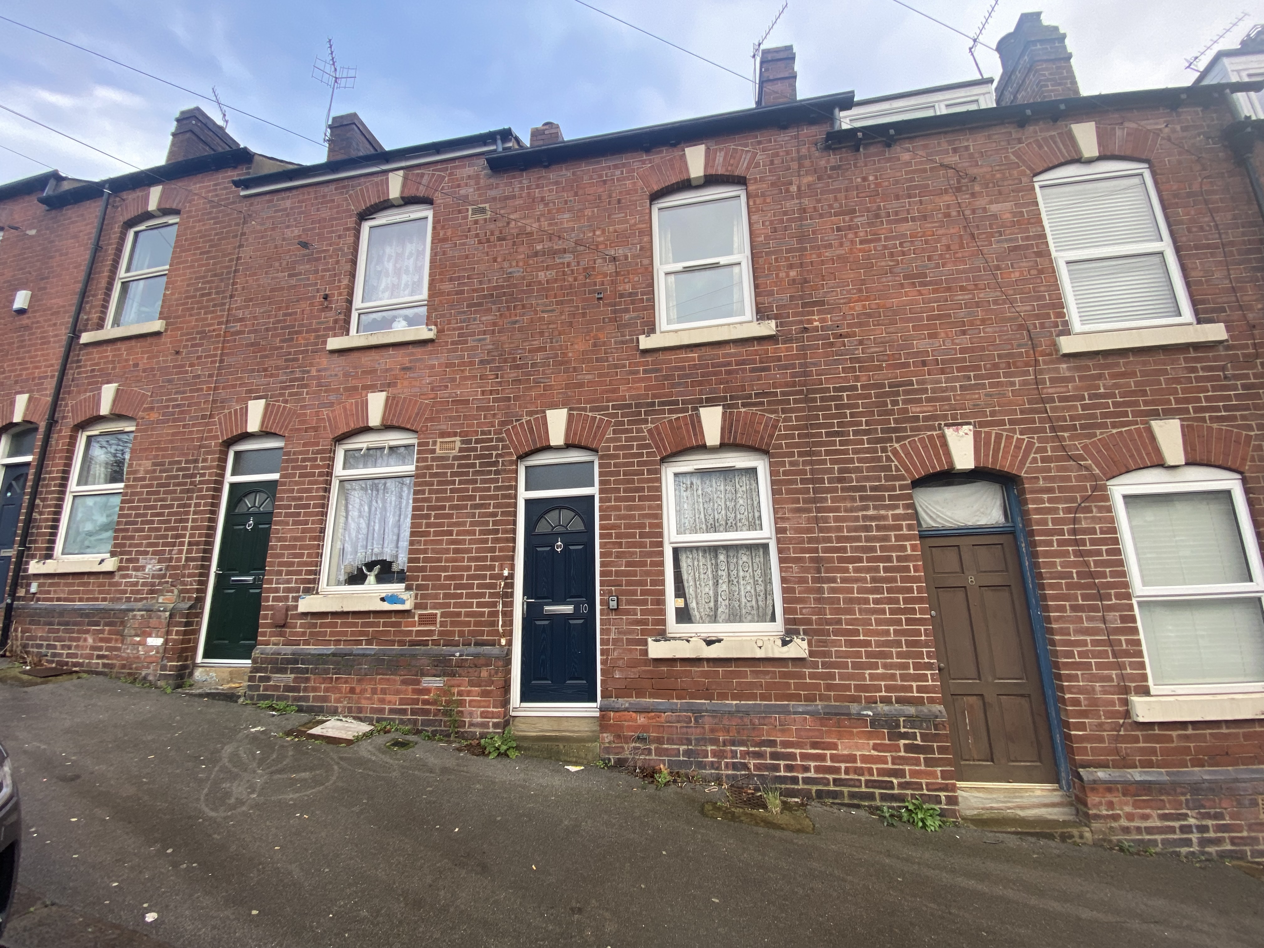  Terraced House For Sale