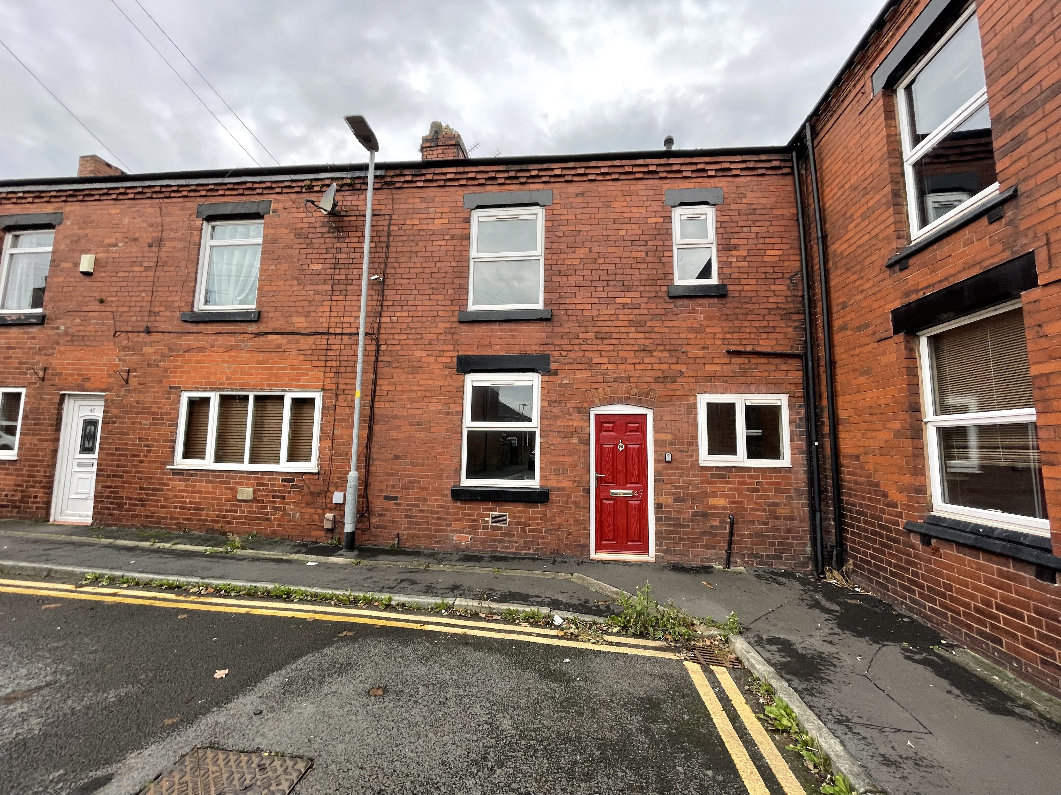 Terraced House For Sale