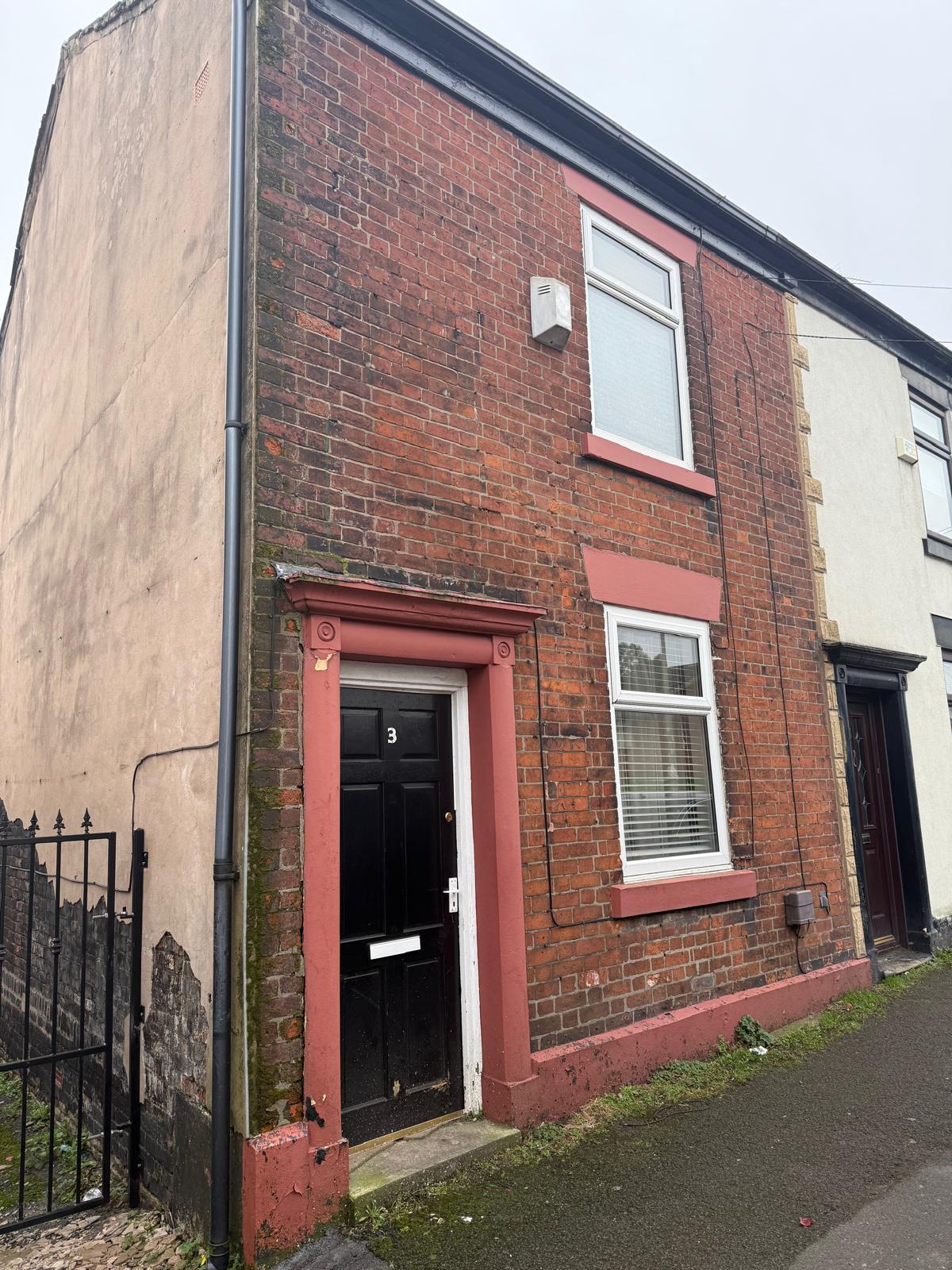  Terraced House For Sale