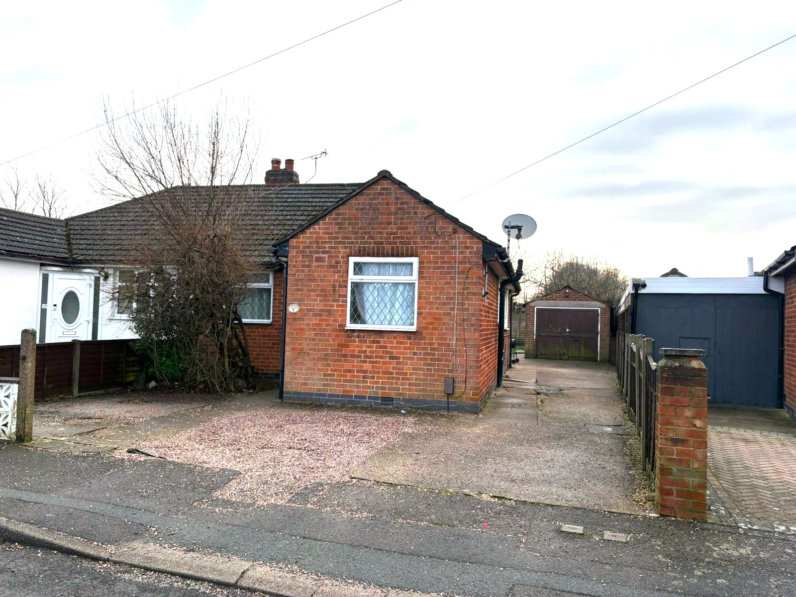  Detached bungalow For Sale