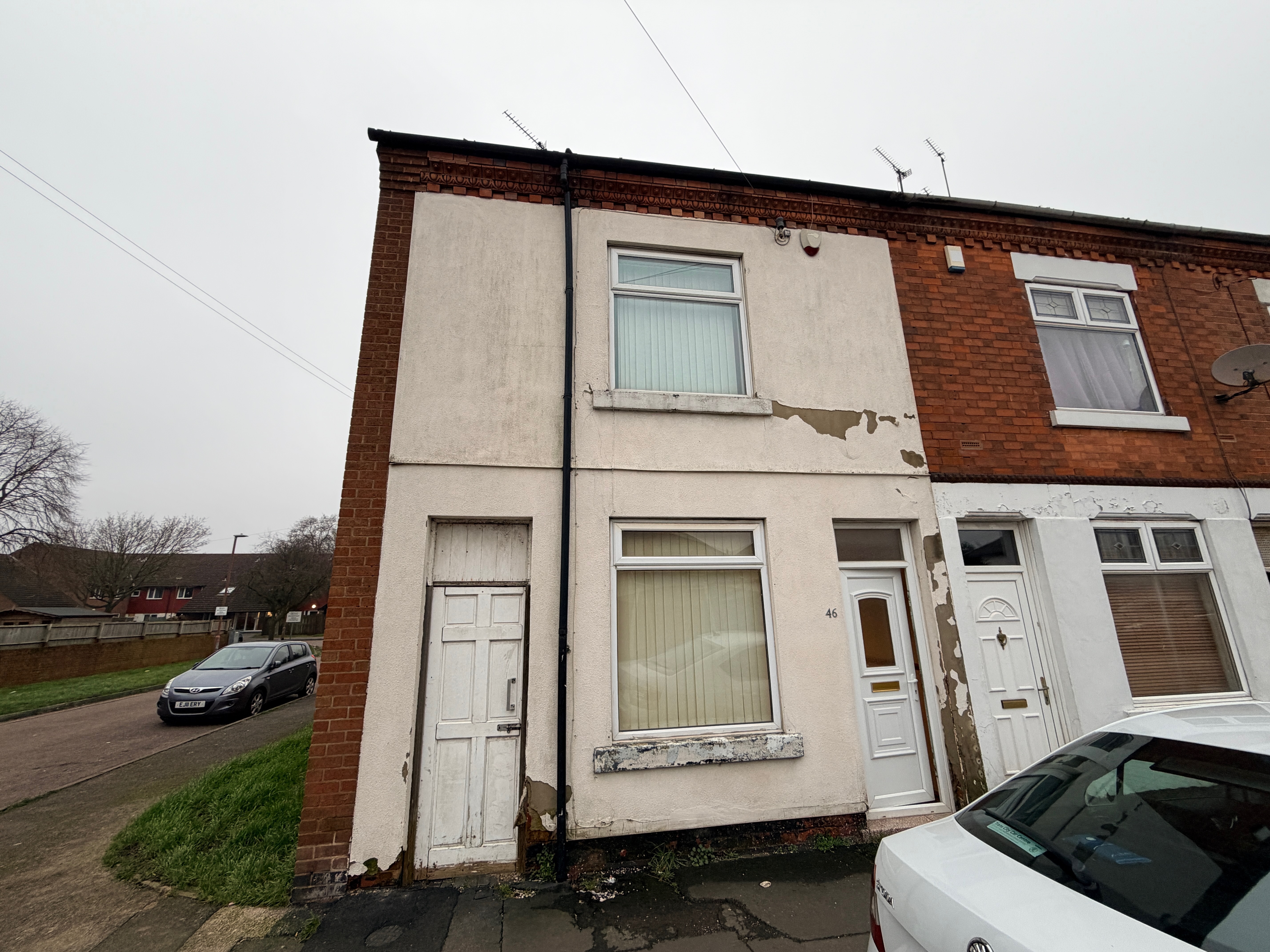  Terraced House For Sale