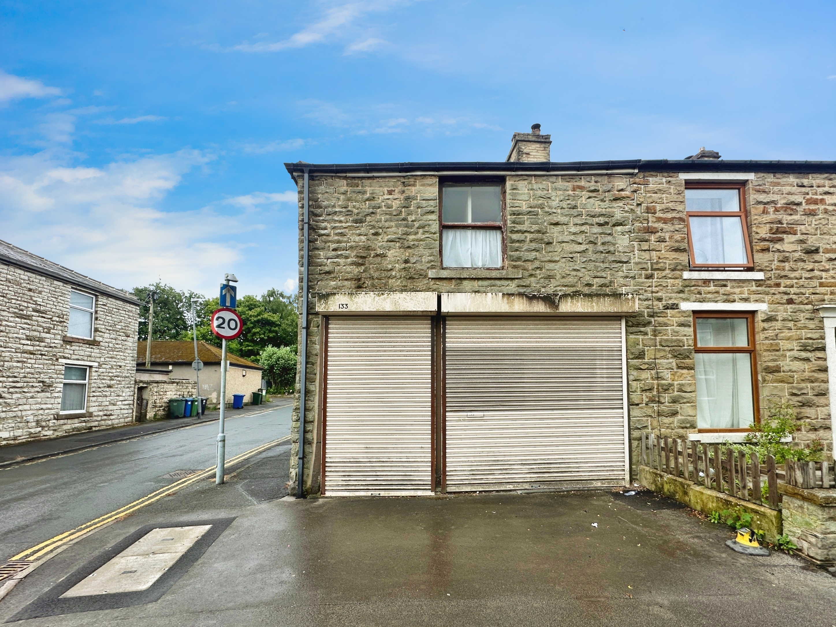  Terraced House For Sale