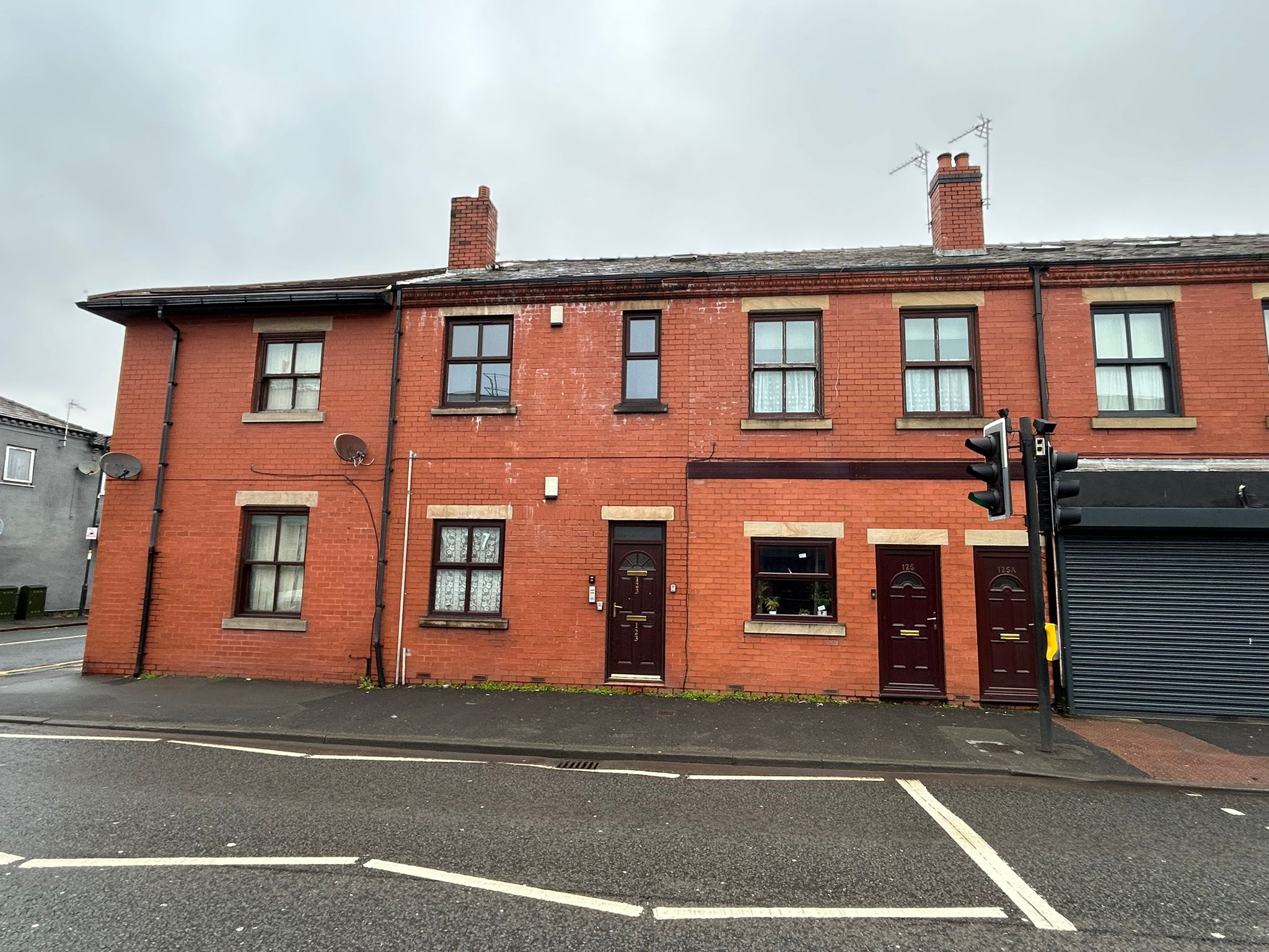  Terraced House For Sale