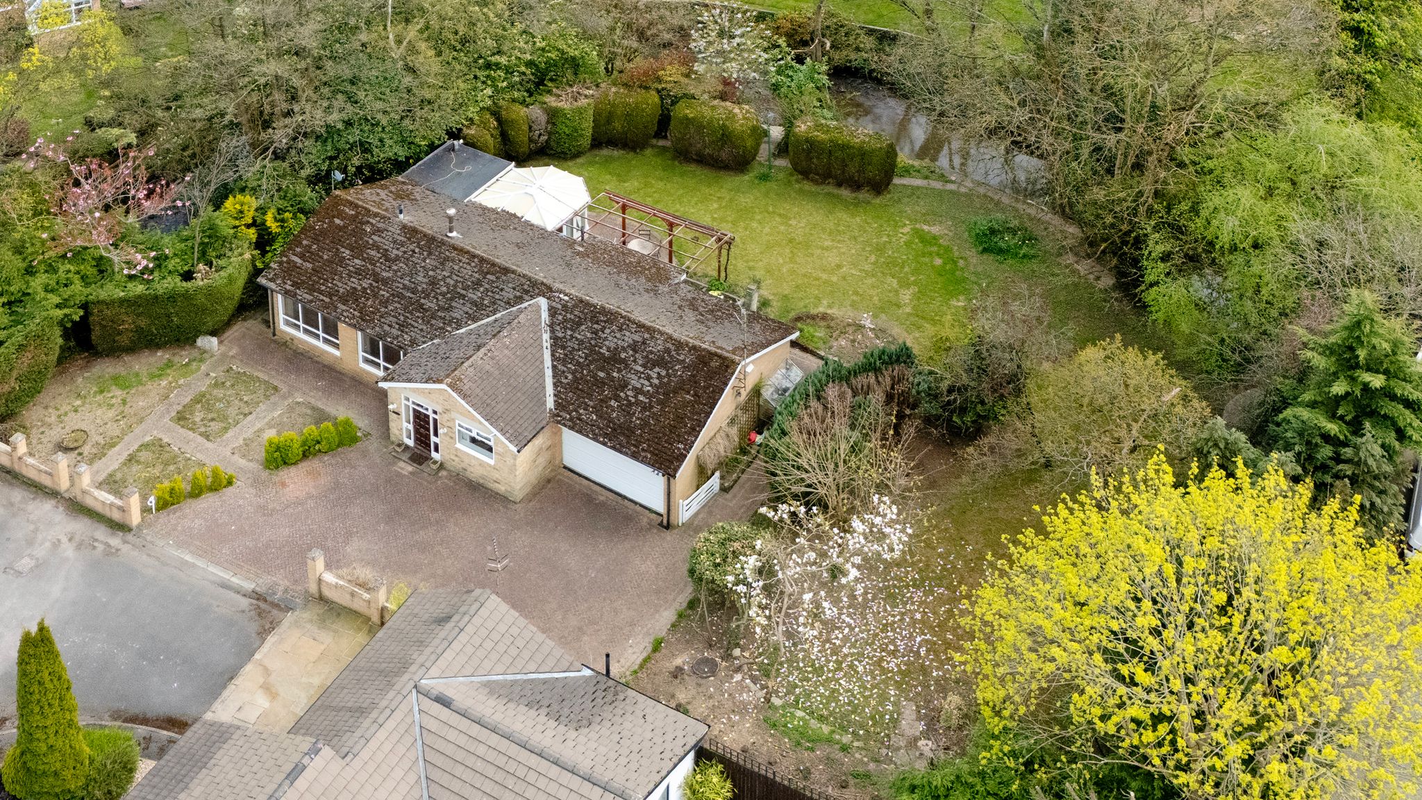  Detached bungalow For Sale