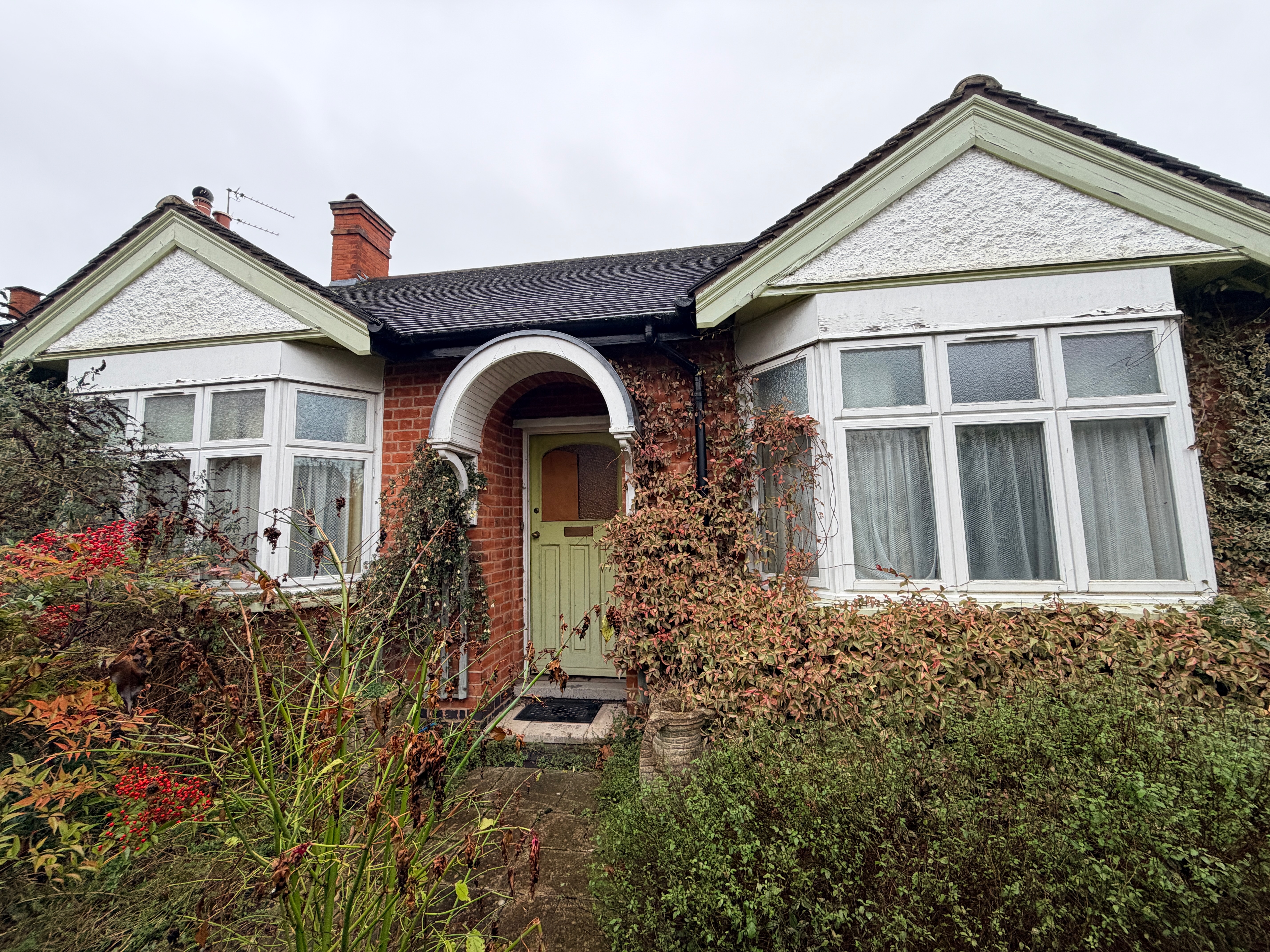  Detached bungalow For Sale