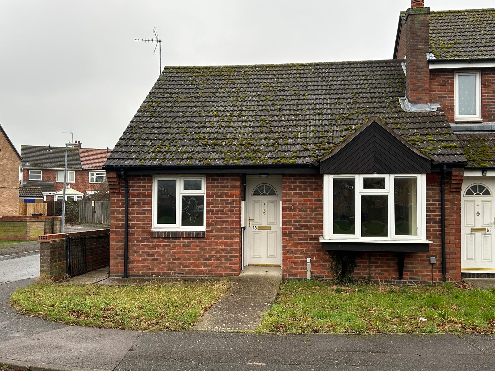  Terraced bungalow For Sale