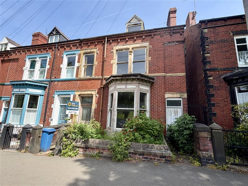 6 bedroom End of terrace house For Sale