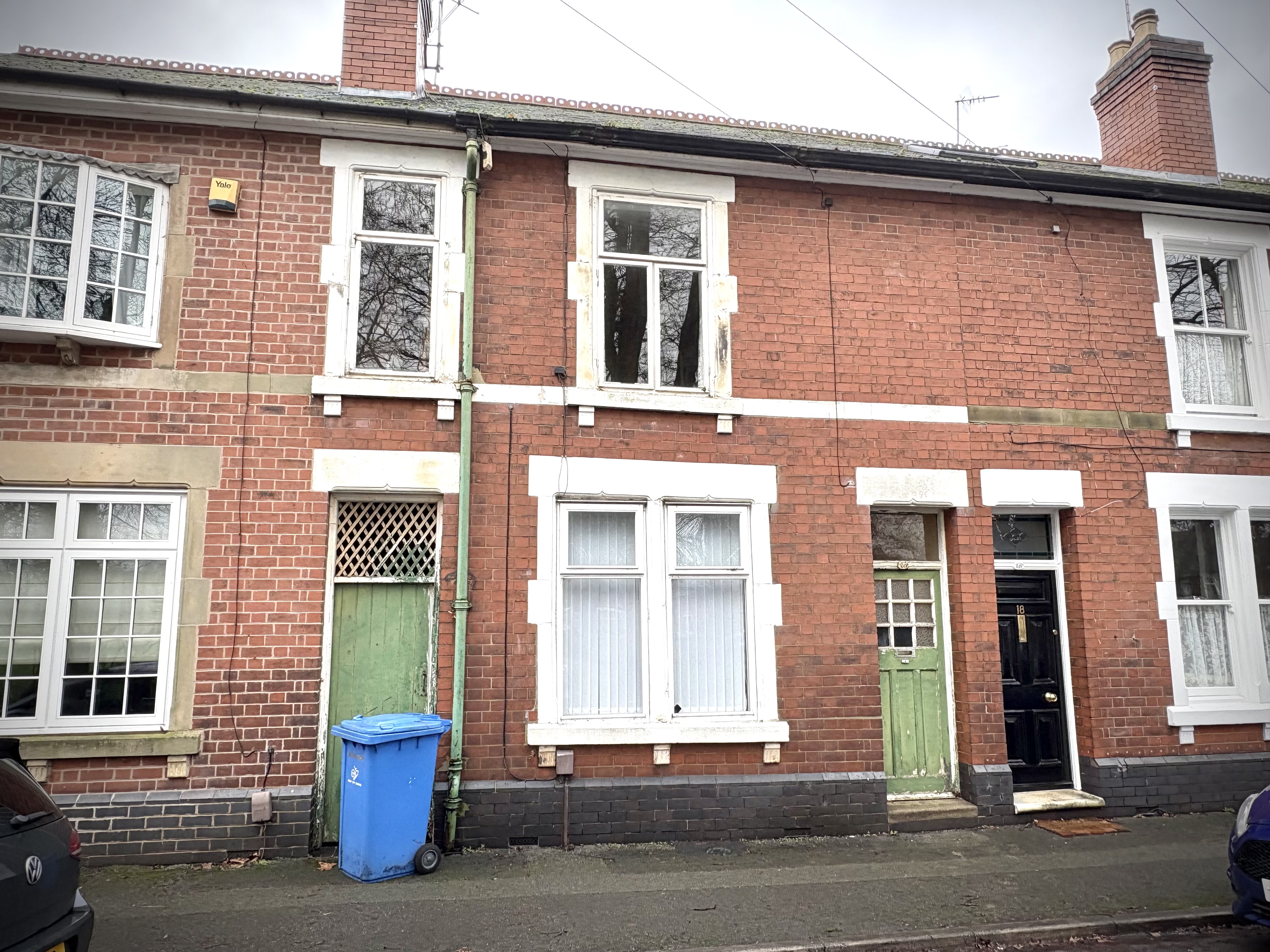  Terraced House For Sale