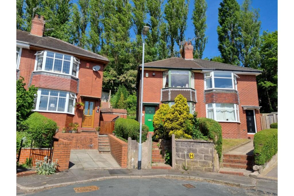 2 bedroom Semi-detached house For Sale