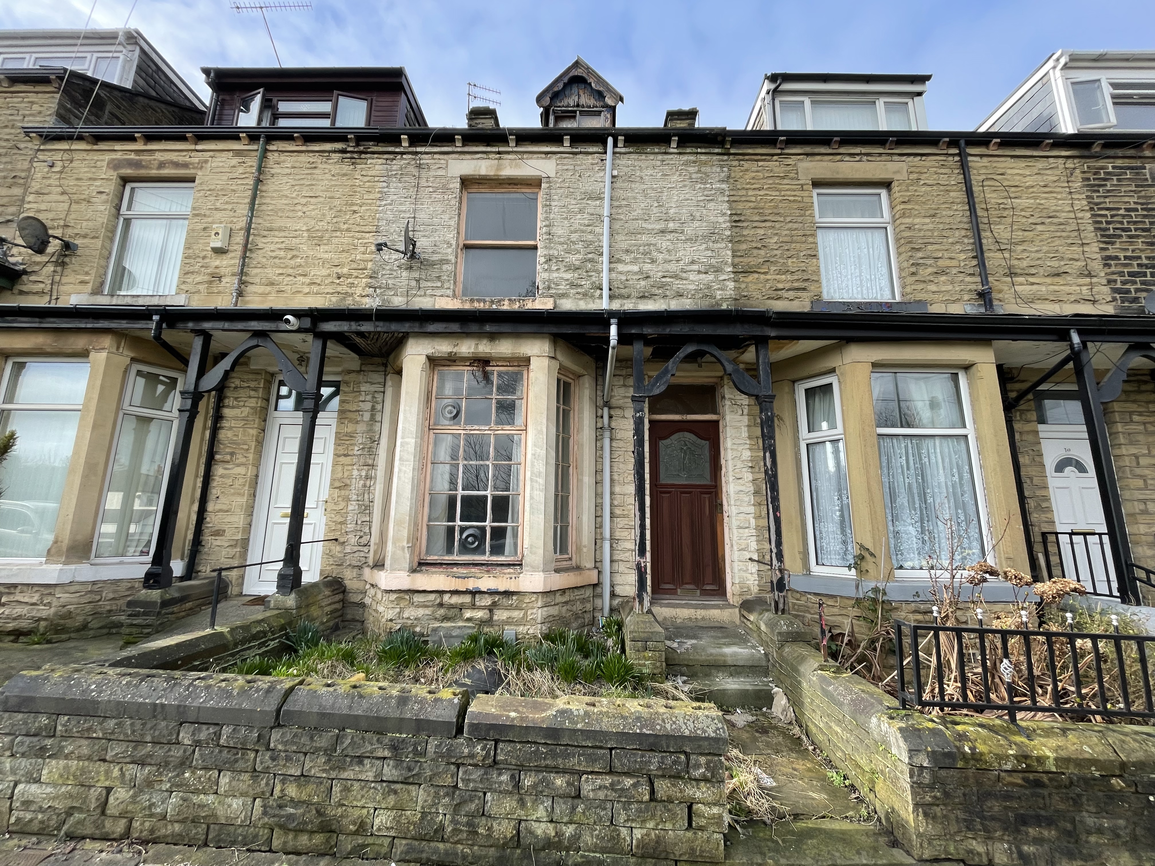  Terraced House For Sale